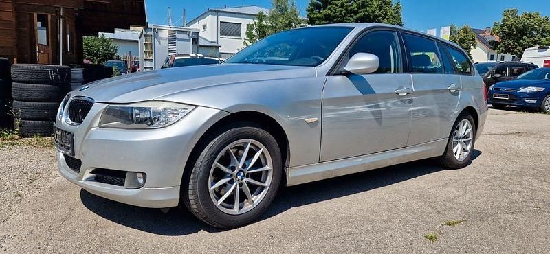 Silber Gebraucht 2009 BMW 318 Kombi | 3.299 € (Fairer Preis) - Bild 1/4