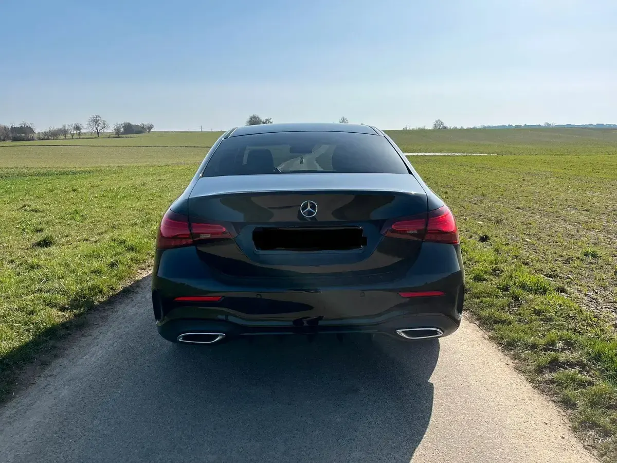 Gebraucht Mercedes A200 AMG line 163 PS (119 kW) 2024 Schwarz Limousine