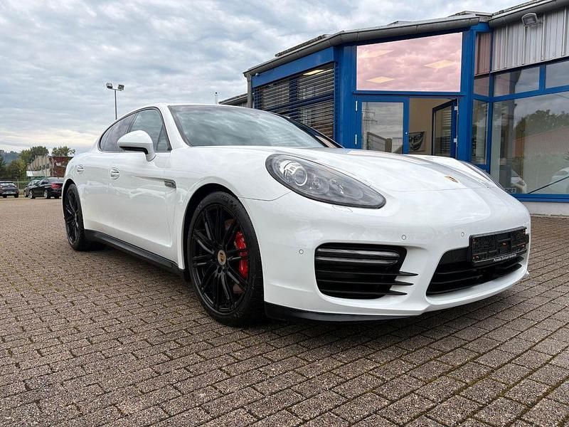 Weiß Gebraucht 2014 Porsche Panamera GTS Chrono Limousine | 44.995 € (Fairer Preis) - Bild 1/4