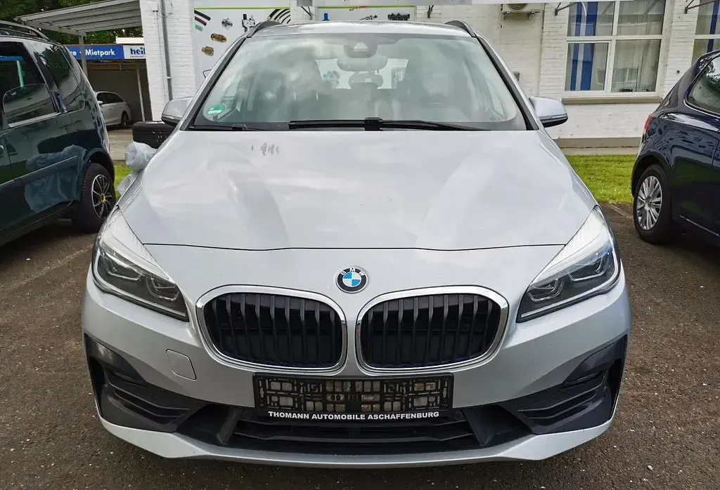 Gebraucht BMW 218 Active Tourer Advantage 150 PS (110 kW) 2019 Silber Van / Kleinbus