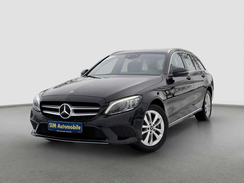 Gebraucht Mercedes C300 245 PS (180 kW) 2018 Schwarz/baltic black Kombi