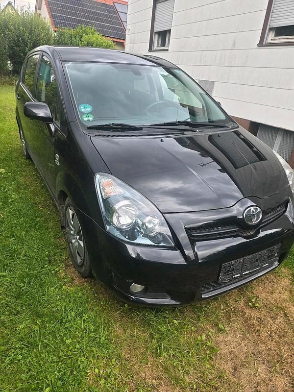Schwarz Gebraucht 2009 Toyota Corolla Verso Van / Kleinbus | 3.500 € (Fairer Preis) - Bild 1/4