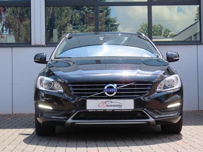 Gebraucht Volvo V60 Linje Svart 190 PS (139 kW) 2018 Schwarz Kombi