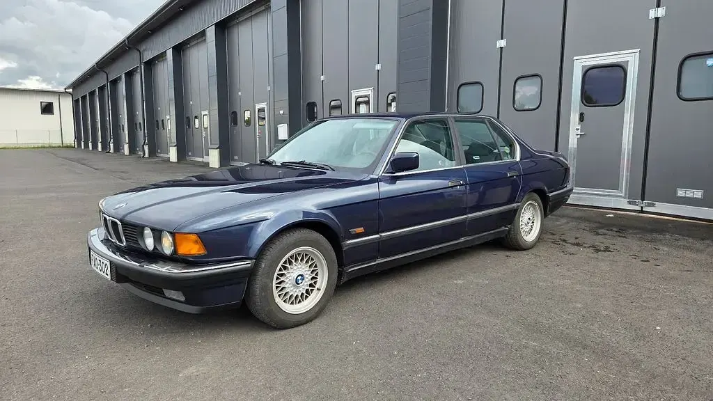 Gebraucht BMW 735 220 PS (161 kW) 1989 Blau Limousine