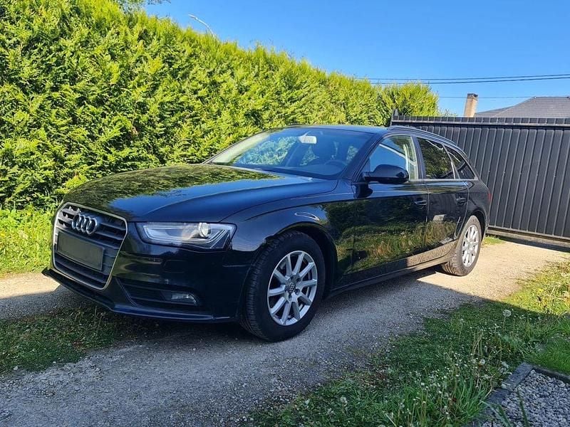 Second-hand Audi A4 Performance 136 CP (100 kW) 2015 Negru Break