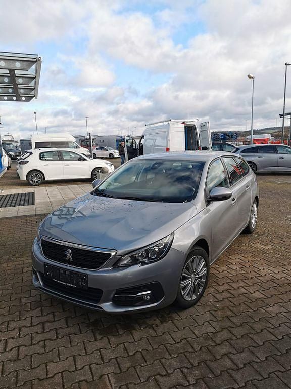Grau Gebraucht 2021 Peugeot 308 Allure Kombi | 15.000 € (Guter Preis) - Bild 1/4