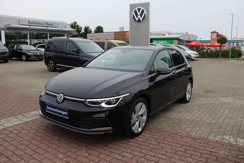Deep black perleffekt Gebraucht 2022 VW Golf VIII Style Limousine | 23.990 € (Guter Preis) - Bild 1/4