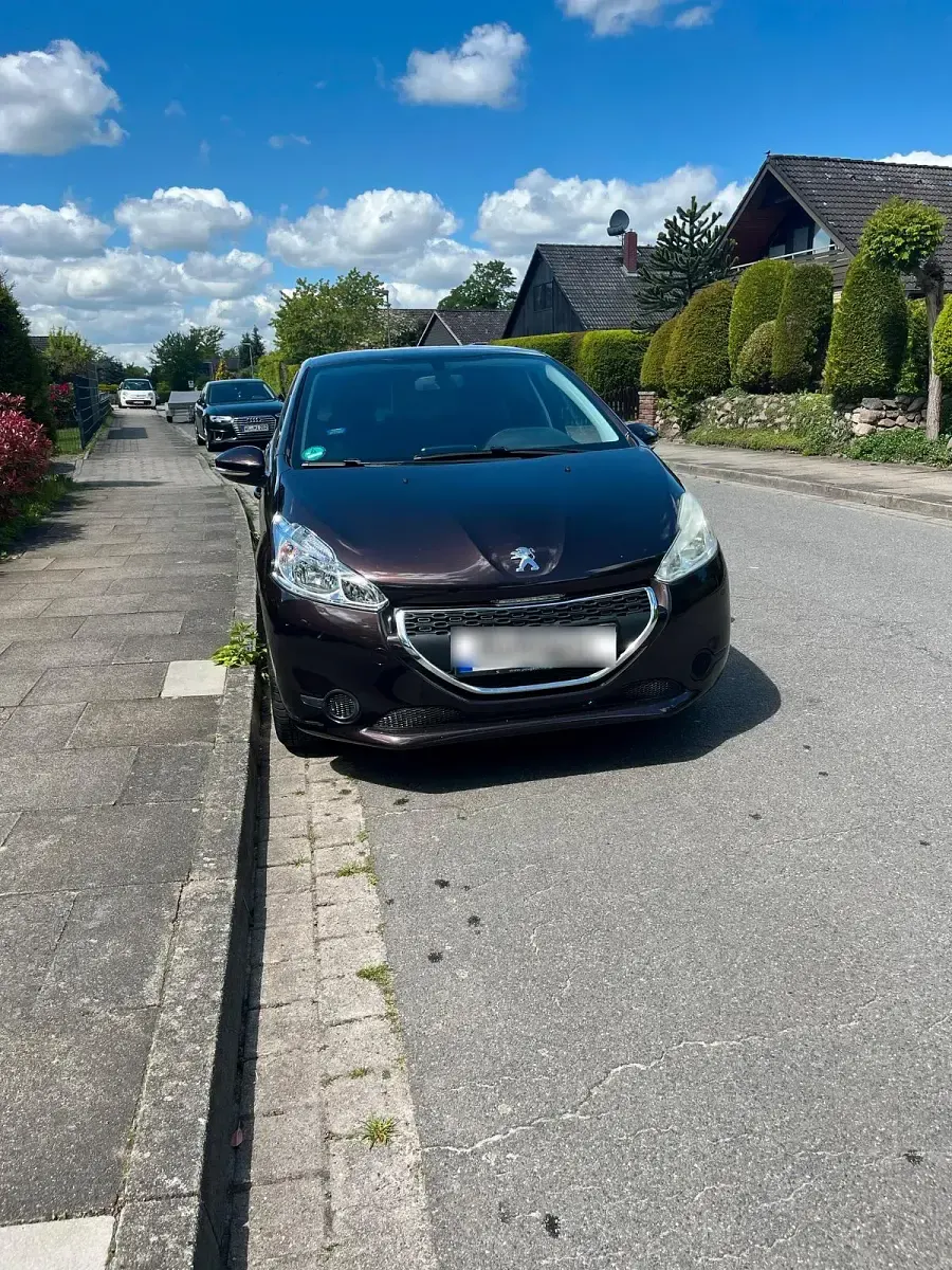 Gebraucht Peugeot 208 68 PS (50 kW) 2013 Andere farben Kleinwagen