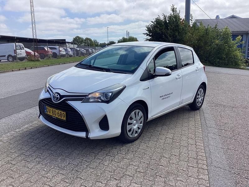 Weiß Gebraucht 2016 Toyota Yaris Hybrid Van | 6.624 € - Bild 1/4