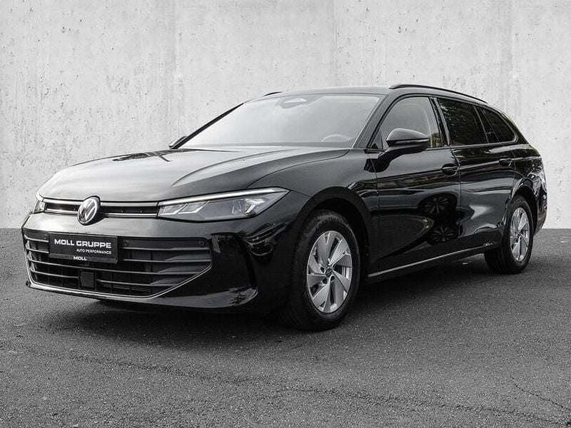Gebraucht VW Passat Basis 150 PS (110 kW) 2025 Schwarz Kombi