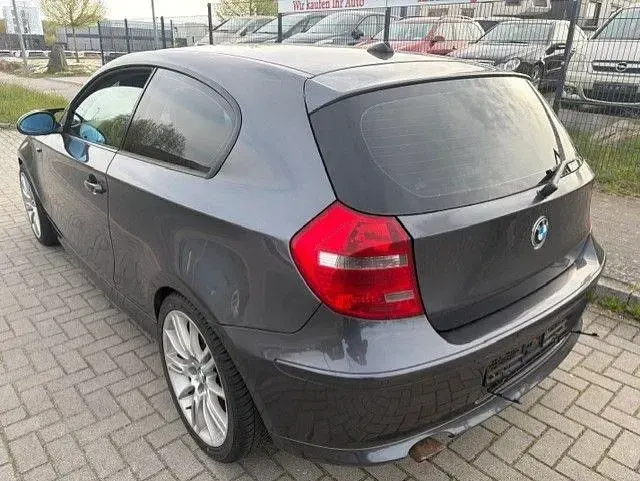 Gebraucht BMW 118 Sport Line 143 PS (105 kW) 2007 Grau Kleinwagen