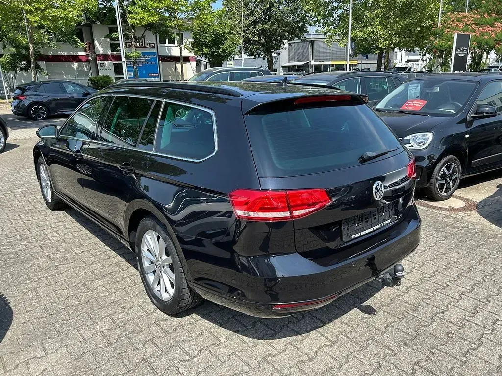 Gebraucht VW Passat Comfortline 150 PS (110 kW) 2017 Schwarz Kombi