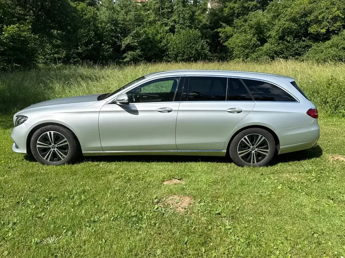 Gebraucht Mercedes E220 Avantgarde 194 PS (142 kW) 2019 Silber Kombi