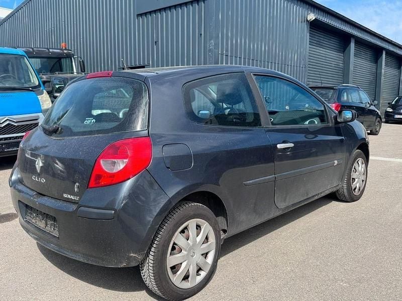 Gebraucht Renault Clio III Authentique 65 PS (47 kW) 2007 Grau Kleinwagen