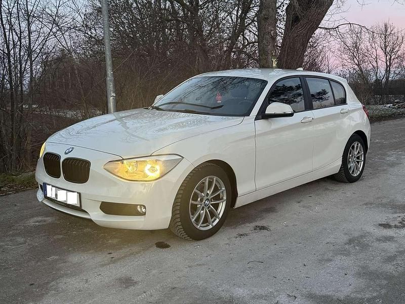 Gebraucht BMW 116 136 PS (100 kW) 2012 Weiß Kleinwagen
