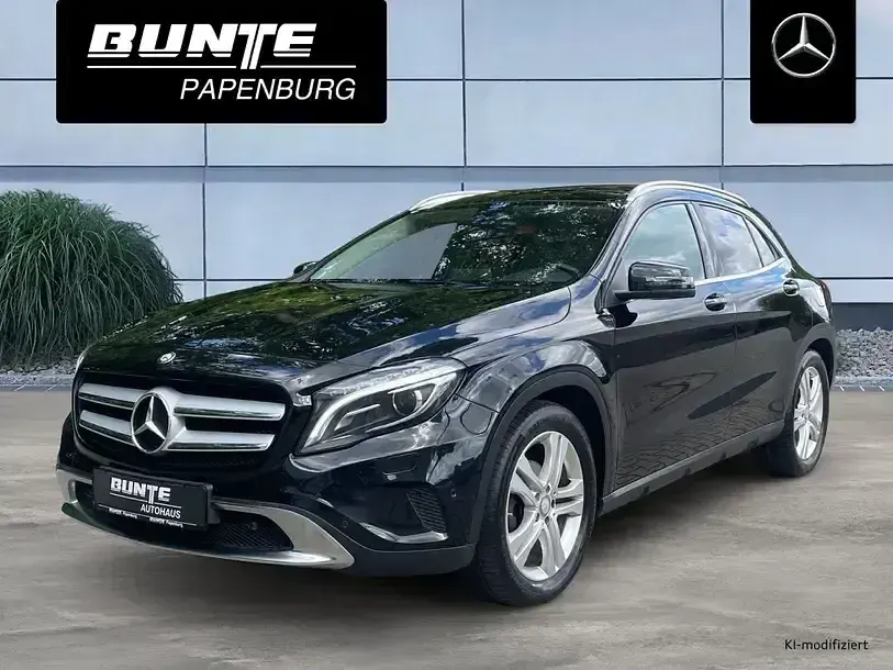 Gebraucht Mercedes GLA220 Urban 177 PS (130 kW) 2017 Kosmosschwarz (schwarz) SUV