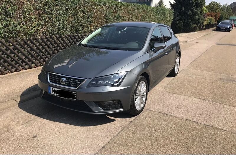 Grau Gebraucht 2018 Seat Leon XCELLENCE Limousine | 15.500 € (Guter Preis) - Bild 1/4