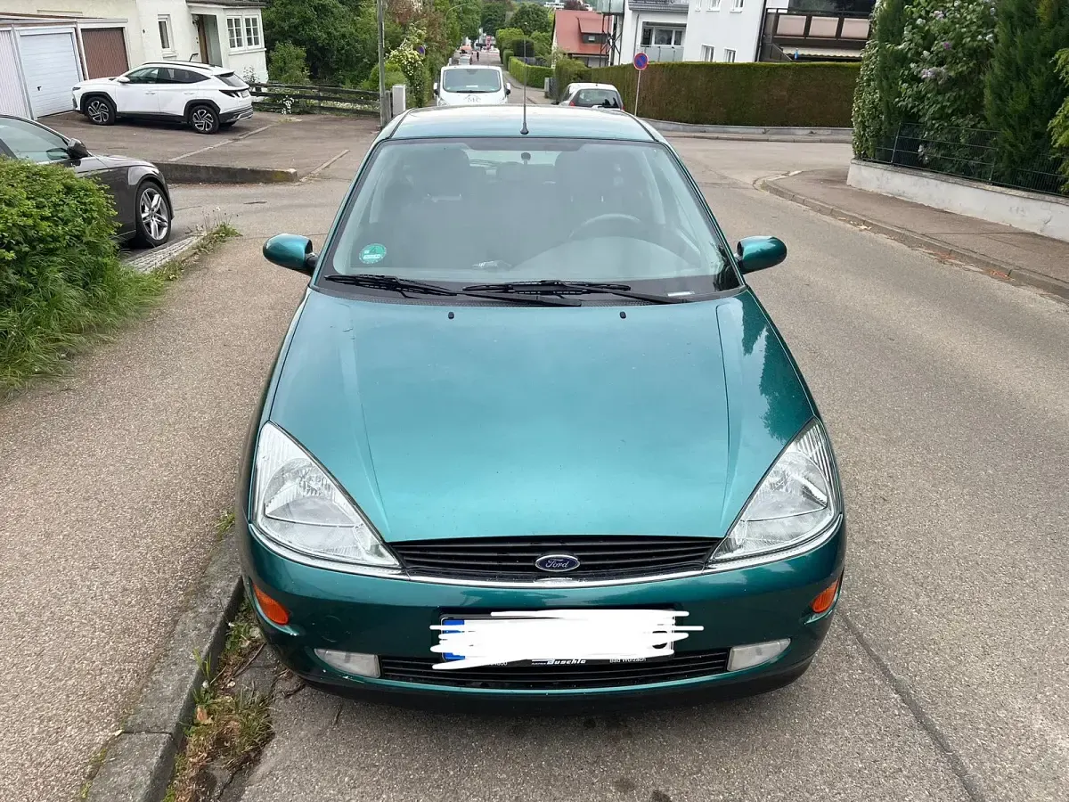 Brugt Ford Focus Ghia 100 HK (73 kW) 2001 Grøn Hatchback
