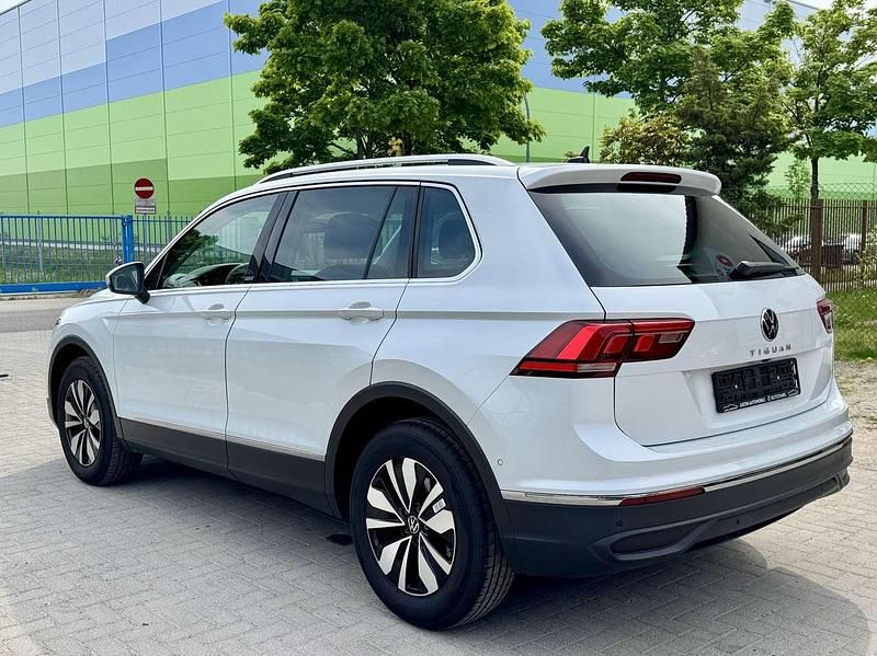 Gebraucht VW Tiguan R 150 PS (110 kW) 2024 Oryxweiß perlmutteffekt SUV