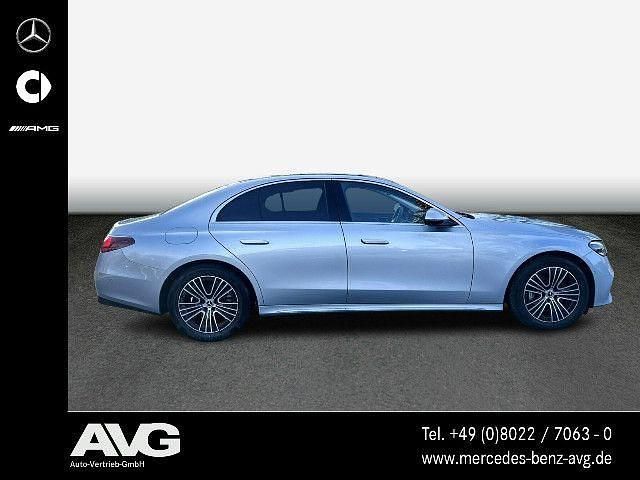 Gebraucht Mercedes E220 Premium 197 PS (144 kW) 2024 Lack hightechsilber Limousine