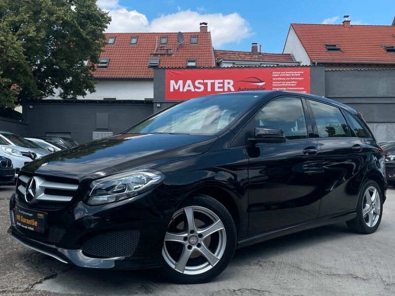 Schwarz Gebraucht 2016 Mercedes B180 Van / Kleinbus | 12.990 € (Guter Preis) - Bild 1/4