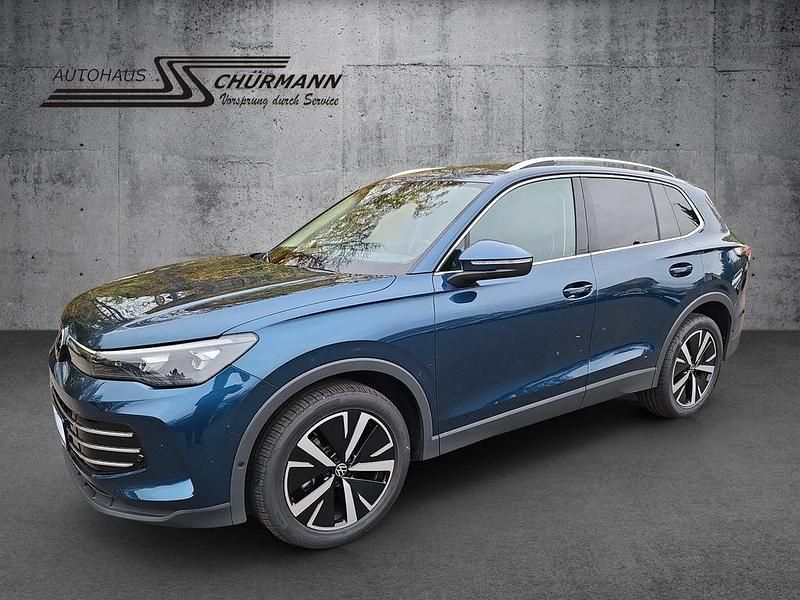 Blau Gebraucht 2024 VW Tiguan Elegance SUV | 44.590 € - Bild 1/4