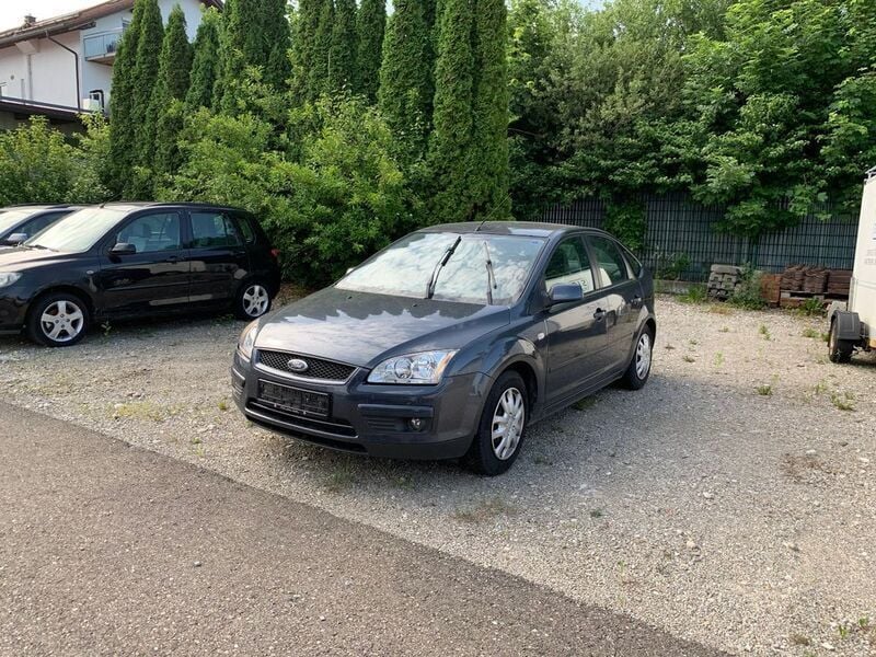 Grau Gebraucht 2008 Ford Focus Style Limousine | 849 € (Superpreis) - Bild 1/4