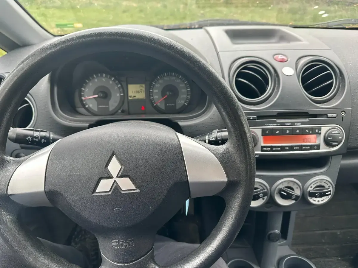 Gebraucht Mitsubishi Colt 75 PS (55 kW) 2010 Blau Kleinwagen