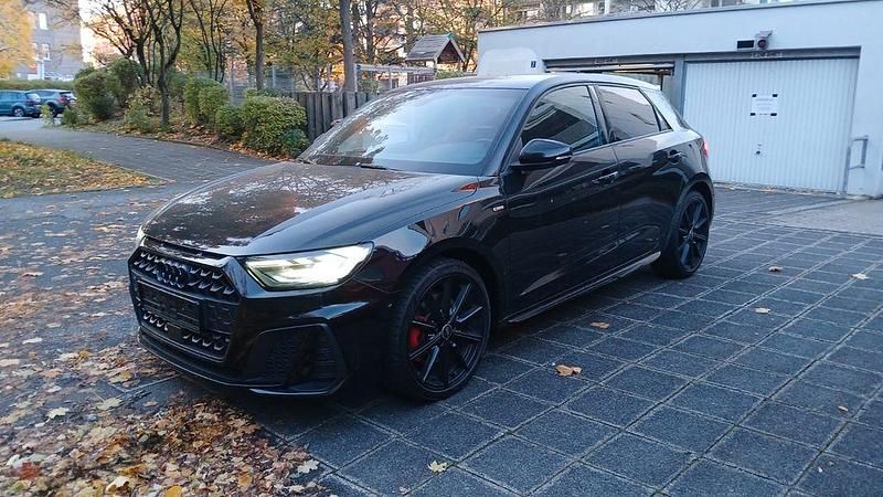 Schwarz Gebraucht 2022 Audi A1 Sportback S-Line Kleinwagen | 22.990 € (Fairer Preis) - Bild 1/4