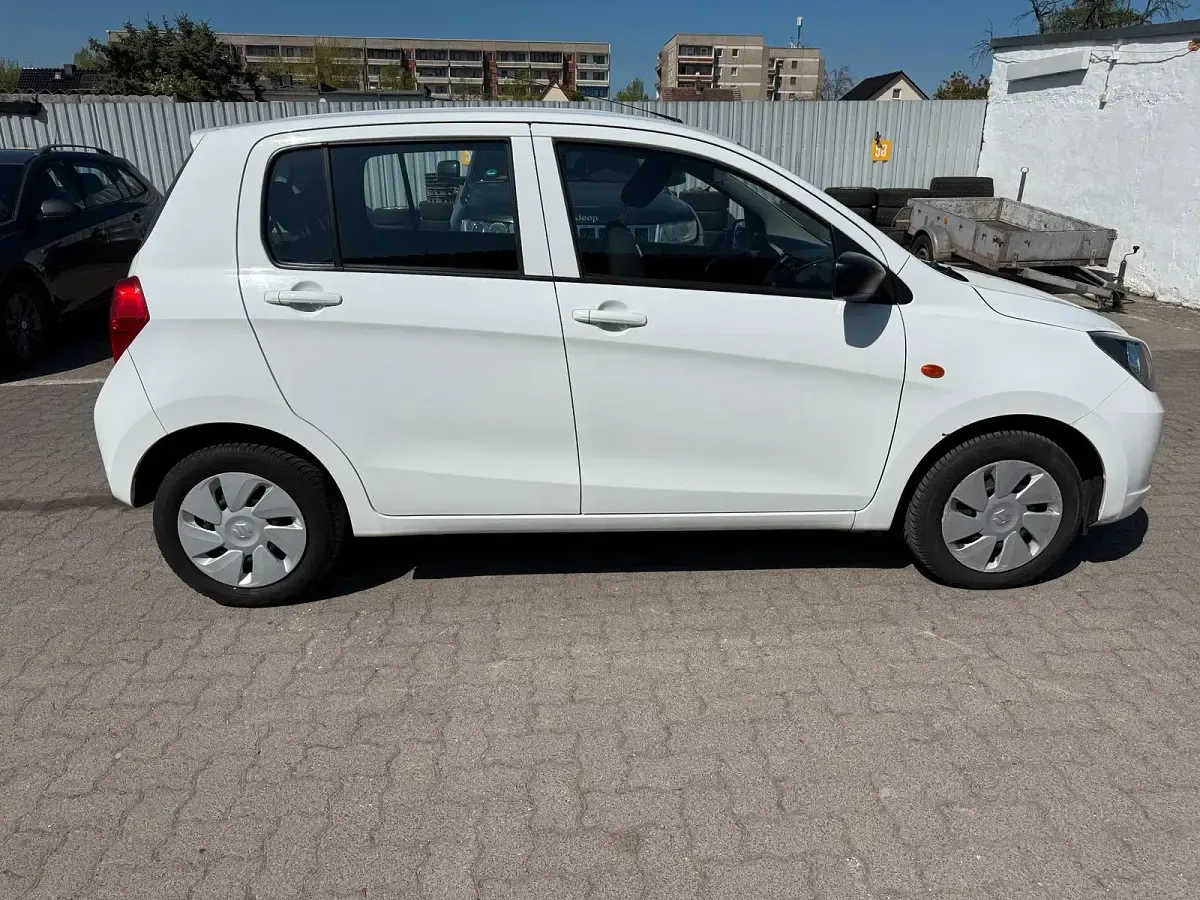 Gebraucht Suzuki Celerio 70 PS (51 kW) 2016 Weiß Kleinwagen
