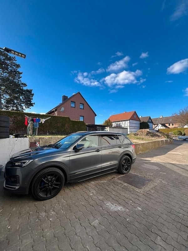 Grau Gebraucht 2019 Seat Tarraco SUV | 24.000 € (Superpreis) - Bild 1/4