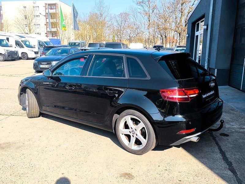 Gebraucht Audi A3 Comfort 116 PS (85 kW) 2018 Schwarz Limousine