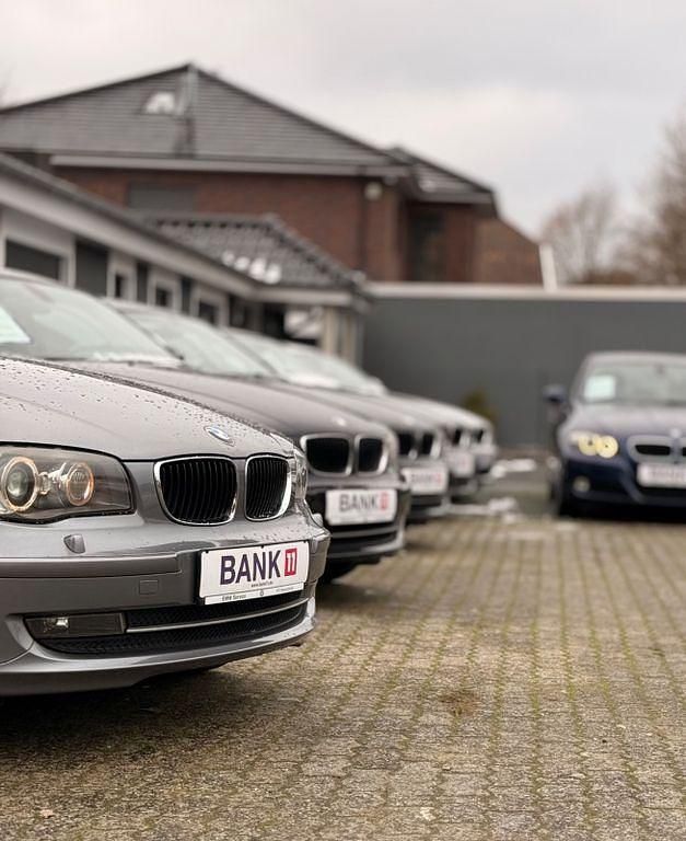 Silber Gebraucht 2011 BMW 320 Cabriolet Sport Line Cabrio | 10.990 € (Fairer Preis) - Bild 1/1