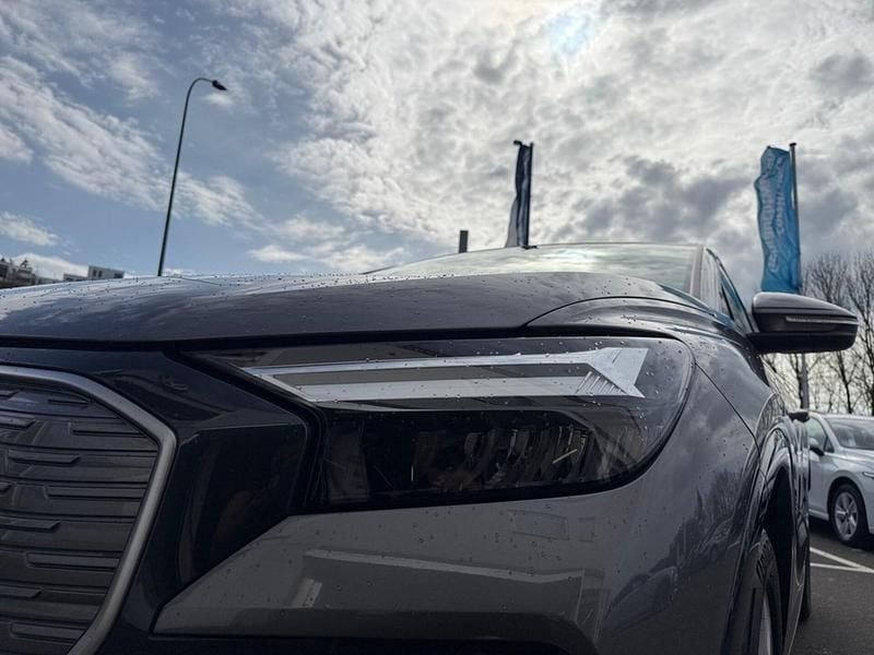 Gebraucht Audi Q4 e-tron Advanced 150 kW (204 PS) 2022 Grau SUV