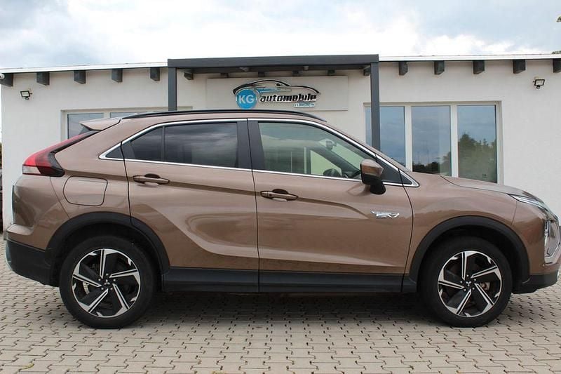 Gebraucht Mitsubishi Eclipse Cross Plus 188 PS (138 kW) 2021 Braun SUV