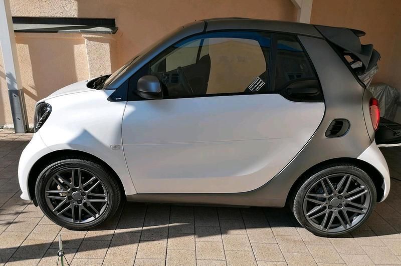 Gebraucht Smart ForTwo Cabrio Brabus 90 PS (66 kW) 2018 Weiß Cabrio