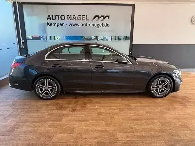 Gebraucht Mercedes C220 AMG 197 PS (144 kW) 2024 Andere Limousine