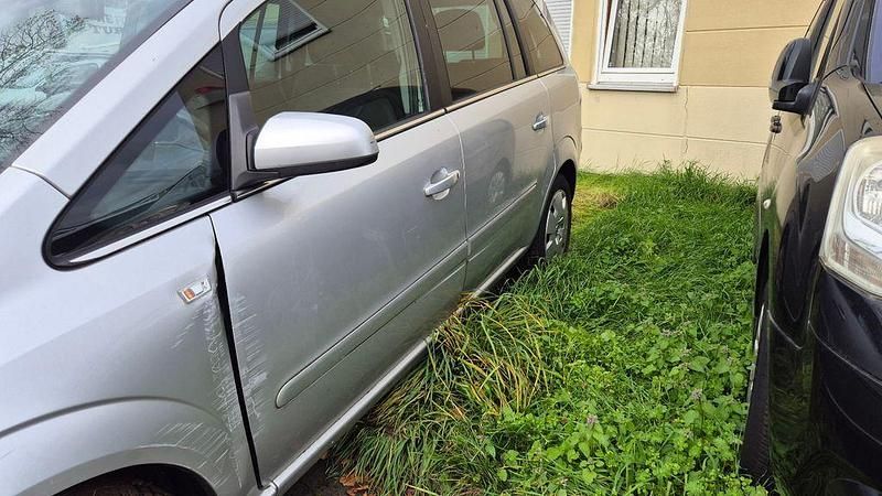Gebraucht Opel Zafira 120 PS (88 kW) 2006 Silber Van / Kleinbus