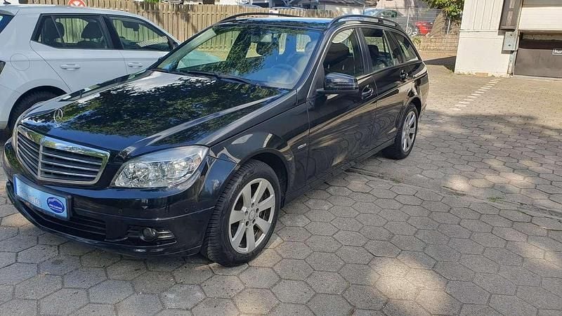 Gebraucht Mercedes C220 170 PS (125 kW) 2011 Obsidianschwarz  metalliclack Kombi