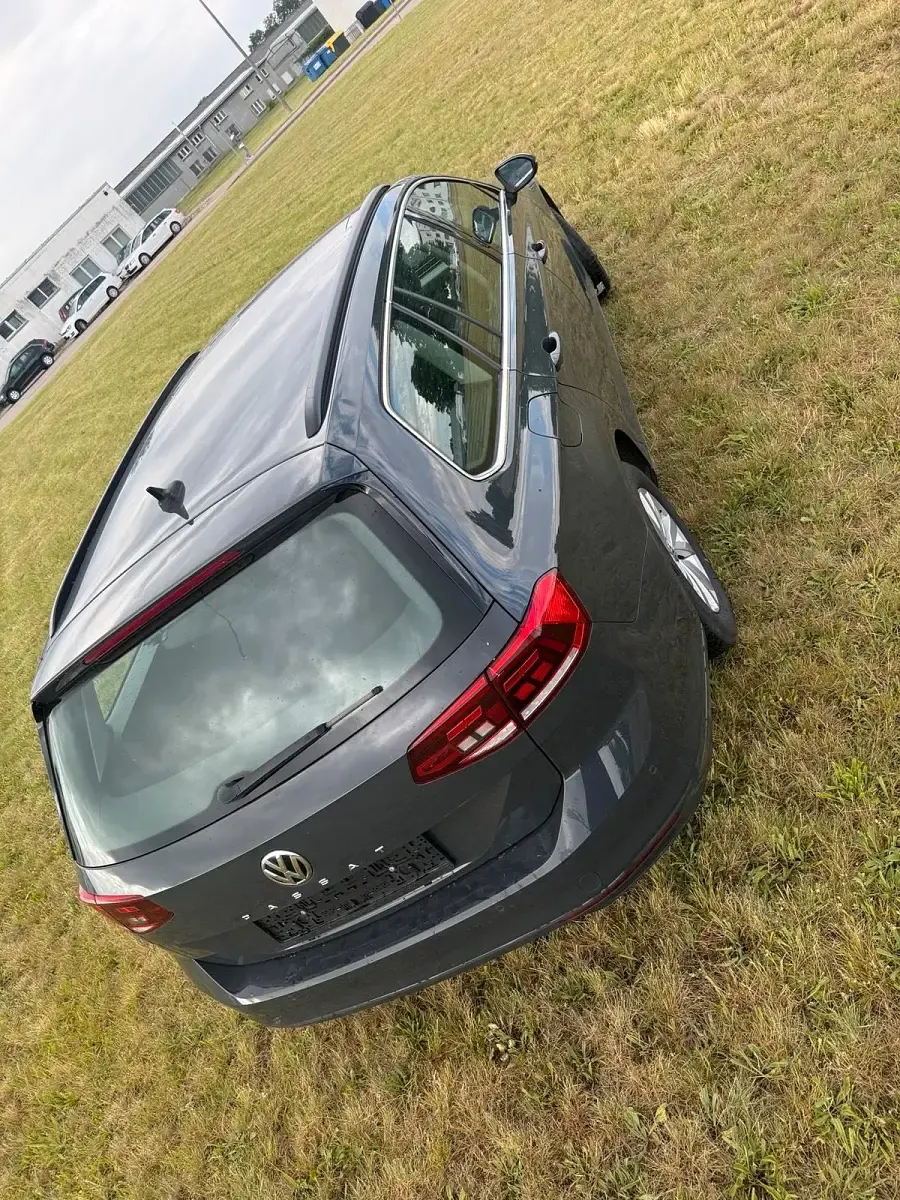 Gebraucht VW Passat 150 PS (110 kW) 2020 Grau Kombi