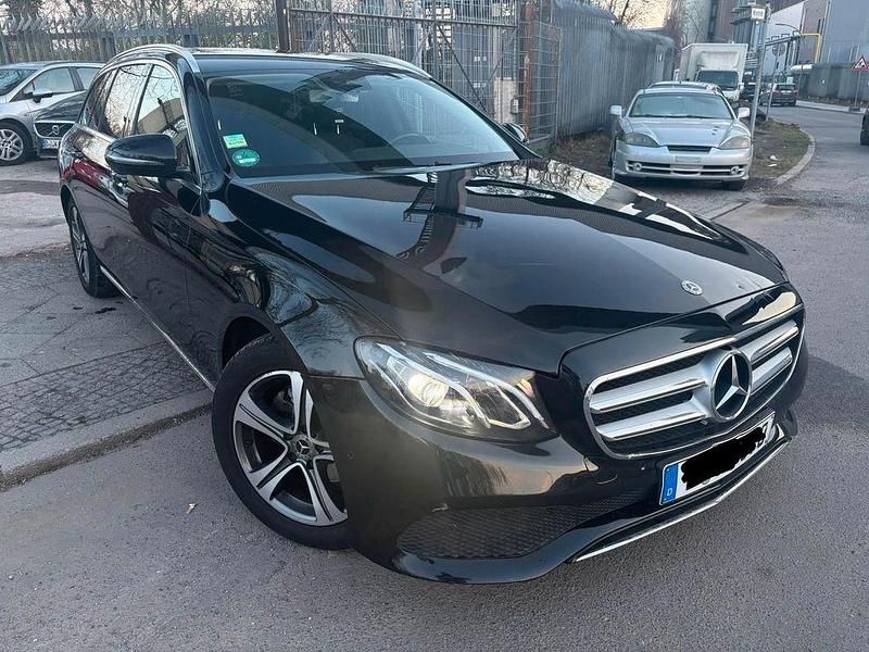 Gebraucht Mercedes E220 All-Terrain 194 PS (142 kW) 2018 Schwarz Kombi