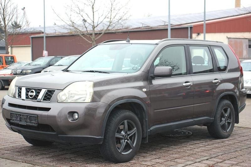 Grau Gebraucht 2009 Nissan X-Trail SUV | 4.990 € (Guter Preis) - Bild 1/4