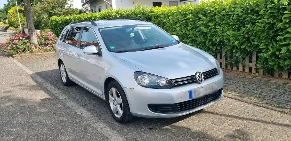 Gebraucht VW Golf VI 105 PS (77 kW) 2010 Silber Kleinwagen