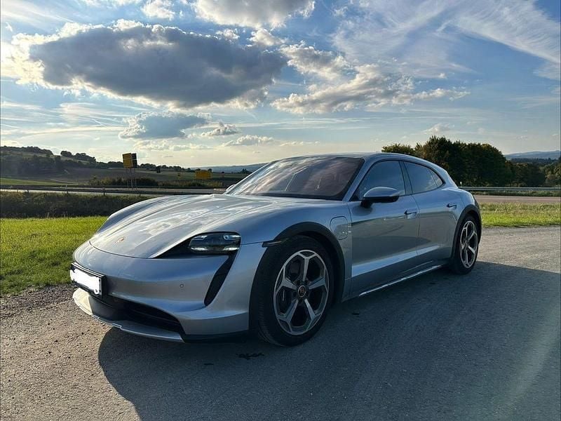 Silber Gebraucht 2021 Porsche Taycan Cross Turismo Limousine | 60.000 € (Superpreis) - Bild 1/4