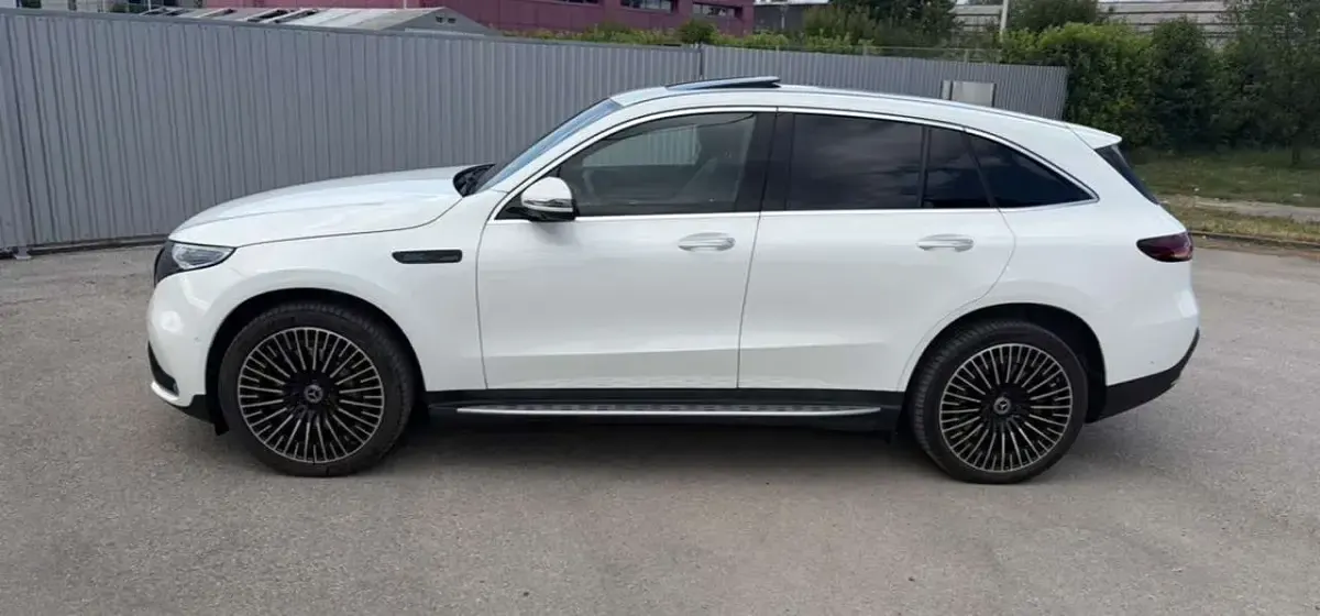 Gebraucht Mercedes EQC400 AMG line 300 kW (408 PS) 2022 Weiß SUV