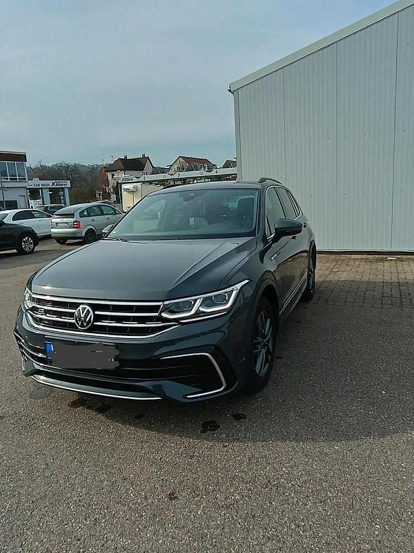 Grau Gebraucht 2021 VW Tiguan R-line SUV | 27.999 € (Superpreis) - Bild 1/4