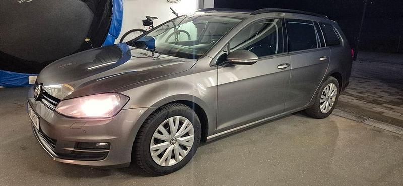 Grau Gebraucht 2013 VW Golf VII Comfortline Kombi | 7.700 € (Fairer Preis) - Bild 1/4