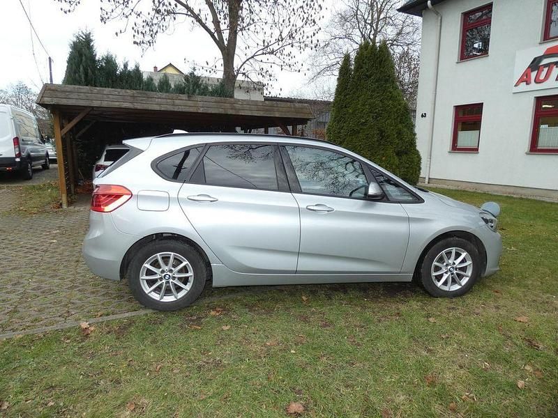 Gebraucht BMW 216 Active Tourer Advantage 102 PS (75 kW) 2017 Silber Van / Kleinbus