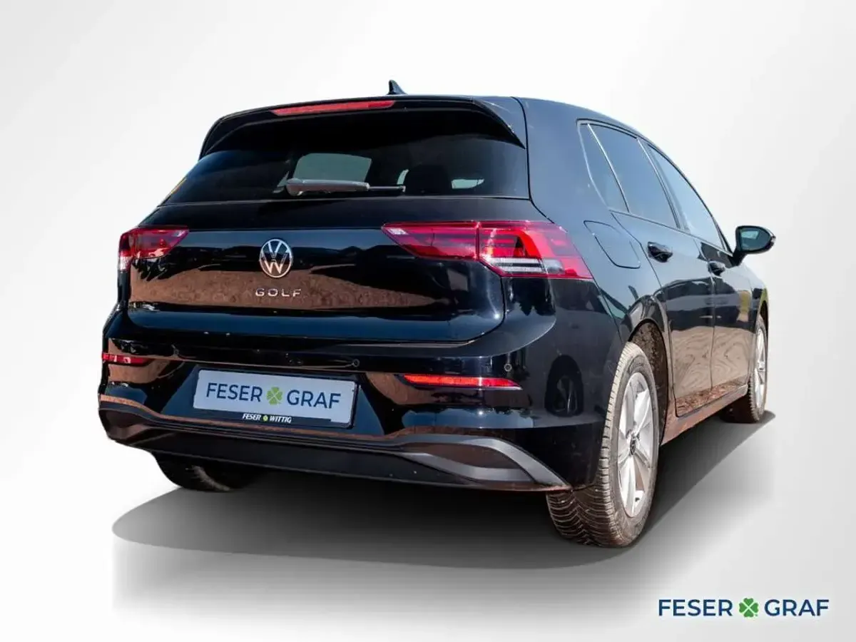 Gebraucht VW Golf VIII Life 131 PS (96 kW) 2023 Schwarz Limousine