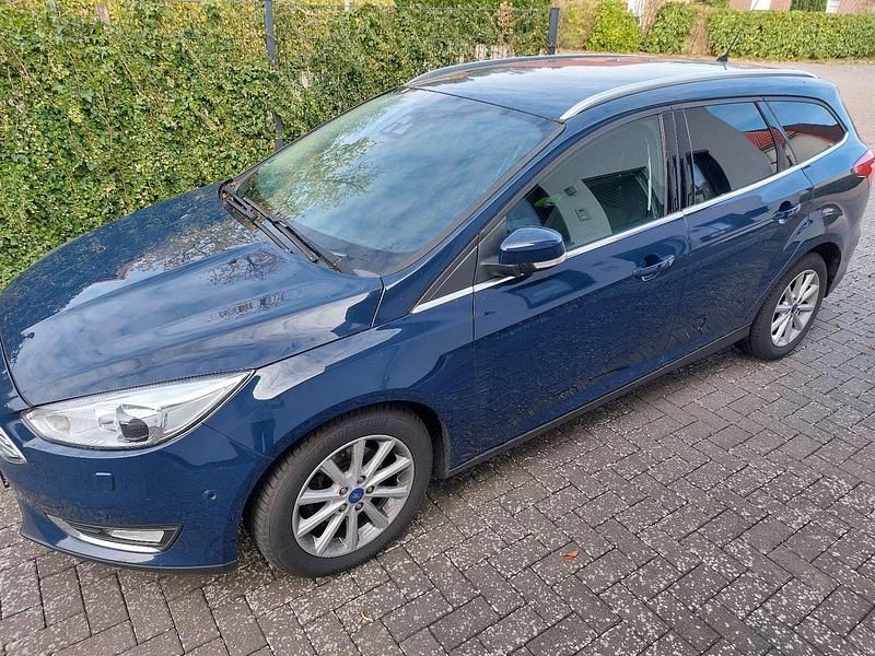 Blau Gebraucht 2015 Ford Focus Titanium Kombi | 5.200 € (Guter Preis) - Bild 1/1